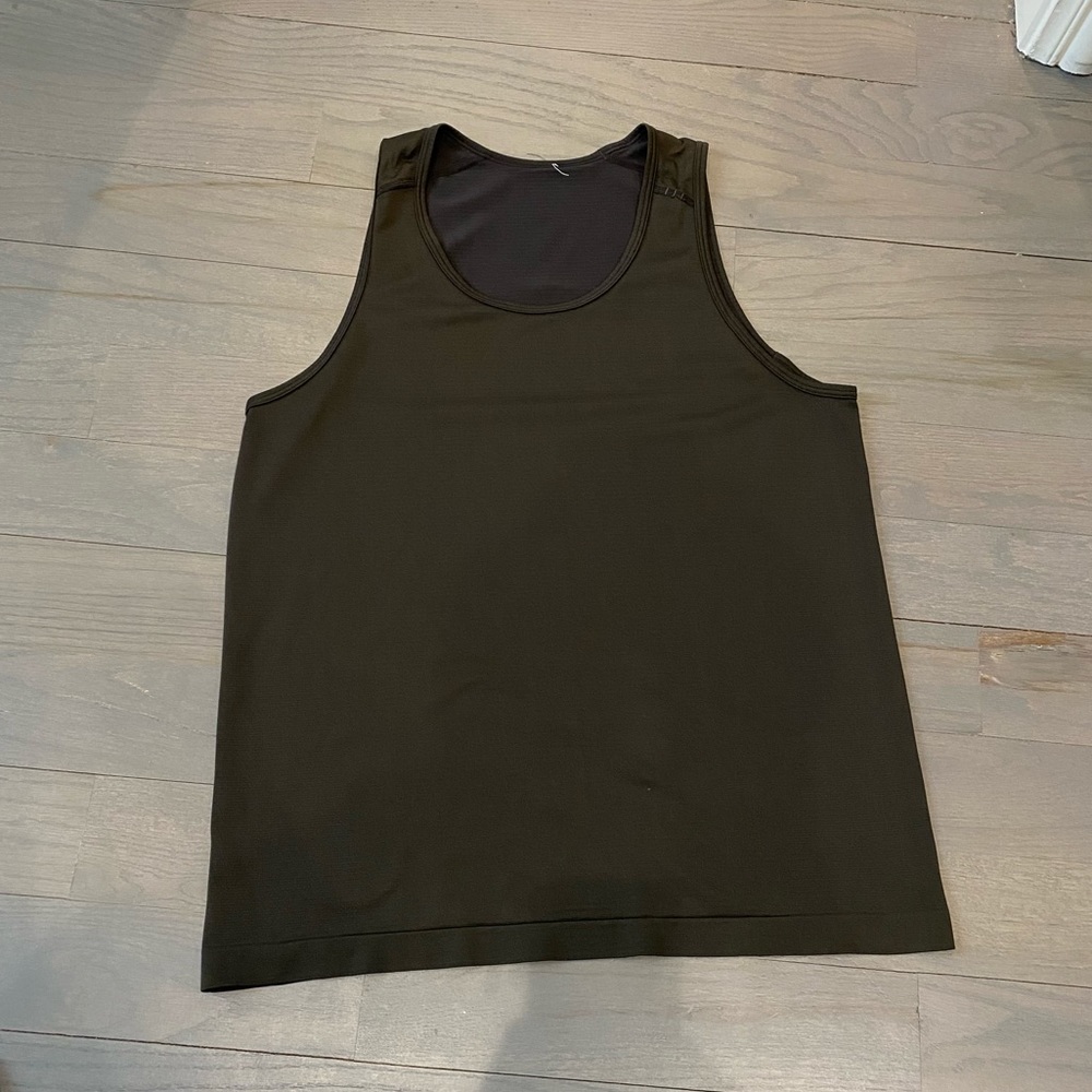 Mens Lululemon Tank top pre-owned size medium